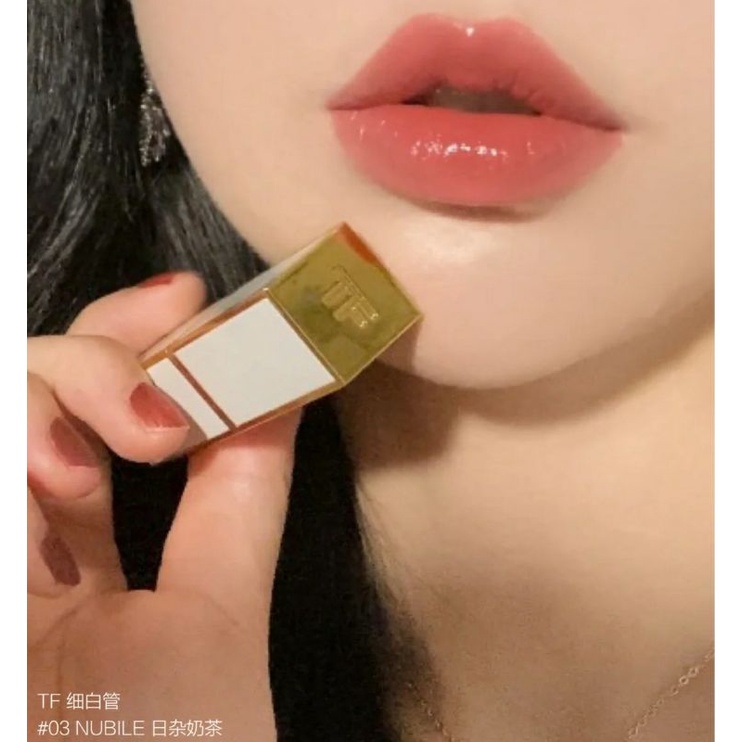 tom-ford-03-nubile-สีนี้ดีมากจริงๆทาได้ทุกวัน-รุ่นนี้เงาสวยมาก-สบายปาก-ทาแล้วปากอิ่มๆเลยเติมร่องปากได้ดี