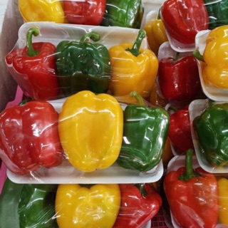 เช็ครีวิวสินค้า(Sweet peppers) พริกหวาน 3สี สด สะอาด เราคัดสรรวัตถุดิบอย่างดีมาเพื่อคุณ