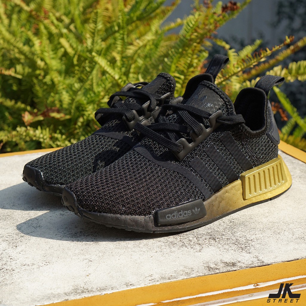 รองเท้า adidas NMD_R1 W Gold Fade สีดำทอง FU9352 ของแท้ ป้ายไทย