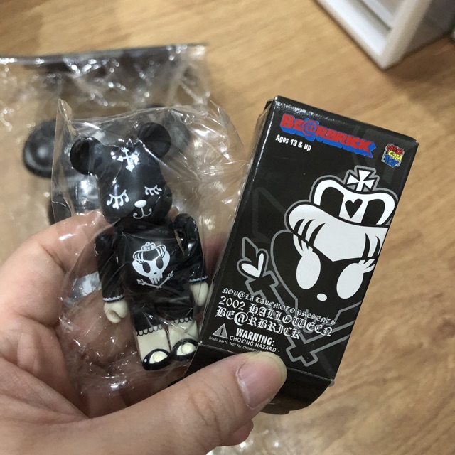 berbrick-bearbrick-400-100-medicom-lolita-chrome-hearts-halloween-2002-kaws-bape