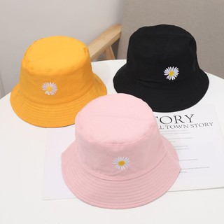 ภาพหน้าปกสินค้าหมวกบัคเก็ตเดซี่ One Daisyใส่ได้ 2 ด้าน 💥แบบใหม่ 2023 💥 (B44) หมวกกันแดด ซึ่งคุณอาจชอบราคาและรีวิวของสินค้านี้