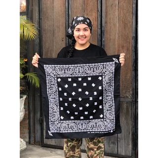 ภาพขนาดย่อของภาพหน้าปกสินค้าผ้าลายลูกน้ำสีดำ ผืนใหญ่ Bandana 70 x 70 cm. ผูกเป็นเกาะอกได้ Jumbo Bandana จากร้าน md_storeroom บน Shopee