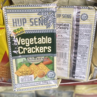 ภาพหน้าปกสินค้าขนมปังอบกรอบโรยผัก/แครกเกอร์อบกรอบโรยผัก VEGETABLE CRACKERS [HUB SENG] ขนาด 330 g ที่เกี่ยวข้อง