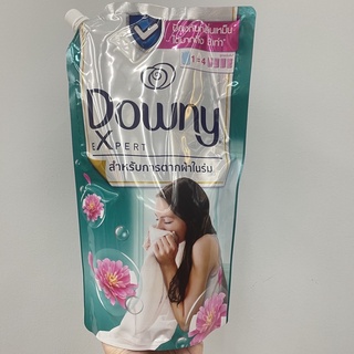 Downy Fabric Softener ดาวน์นี่ ผลิตภัณฑ์ปรับผ้านุ่ม สำหรับการตากในที่ร่ม 1.35 ลิตร