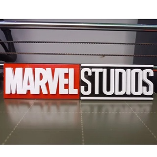Marvel STUDIOS โลโก้ยืน