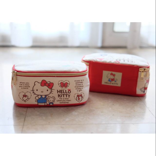 สินค้ามาใหม่จ้า-กระเป๋าใส่เครื่องสำอางค์-เครื่องเขียน-hello-kitty