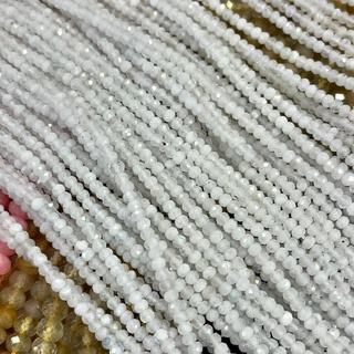 มูนสโตน Moonstone 3*2 mm ทรงล้อรถเจีย เส้นยาว **หินแท้ธรรมชาติ**