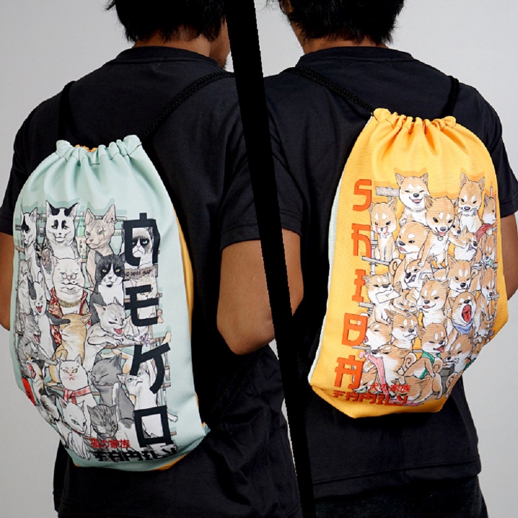 กระเป๋าหูรูด-ลาย-หมาหมู่-แทวหมู่-หน้าหลัง-ผ้าแคนวาส-พกพาง่าย-shiba-neko-family-front-back-drawstring-bag-canvas