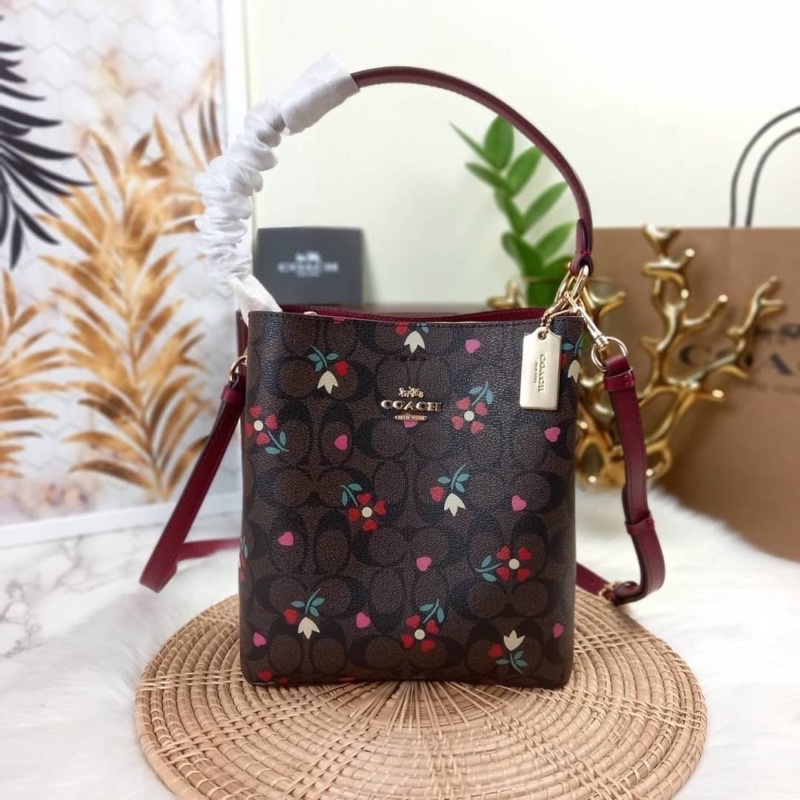 coach-small-town-bucket-bag-with-heart-petal
