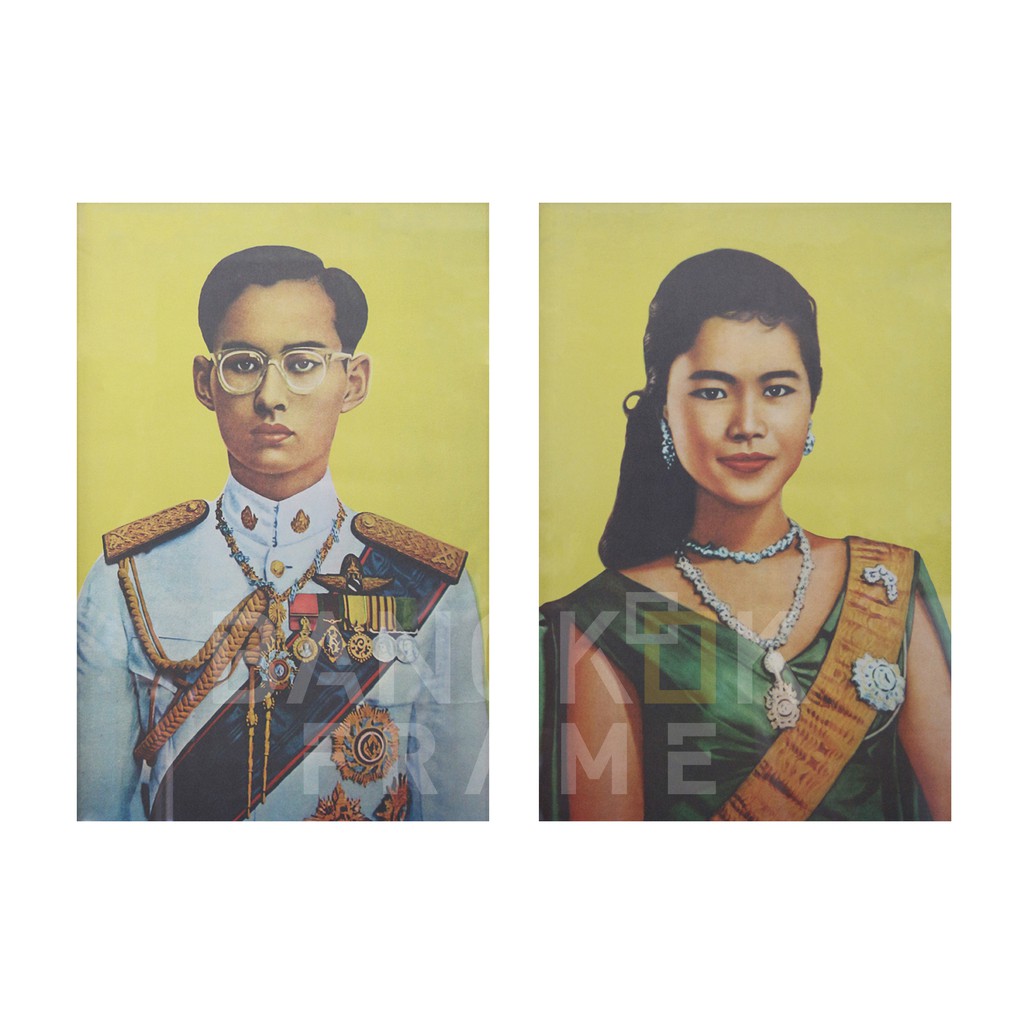 bangkokframe-กรอบรูปรูปภาพในหลวงราชินี-ภาพคู่ในหลวงราชินีร9-กรอบไม้สักทอง-กระจกใสเม้าท์บอร์ด-ขนาดภาพa4-รหัส-ffrp-kq9003