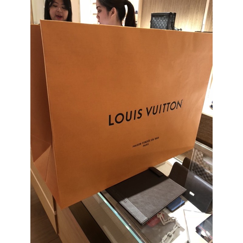 louis-vuitton-ปี-2020-ใช้ได้ทั้งชายและหญิง