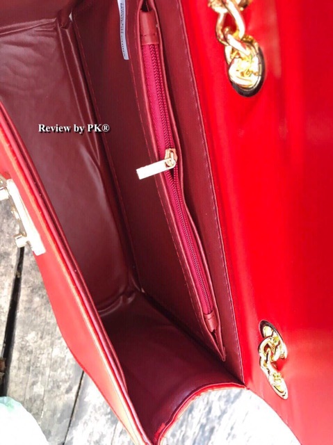 กระเป๋าสะพายรุ่นใหม่-ซับหนังแดง-ตัวกระเป๋าเป็นหนังนิ่ม