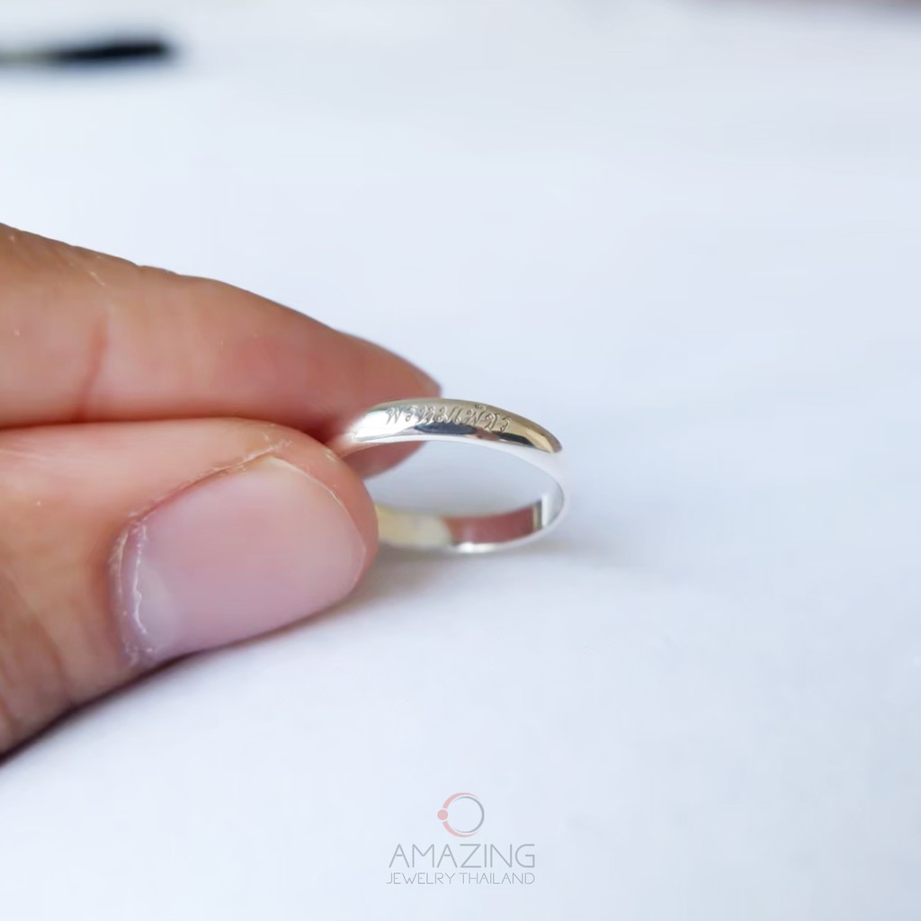 แหวนสลักชื่อคู่รัก-หน้าโค้ง-3-mm-อักษร-ขาวพ่นทราย-แหวนเงินแท้-92-5-แหวนคู่รัก-แหวนแทนใจ-แหวนแต่งงาน-ของขวัญ