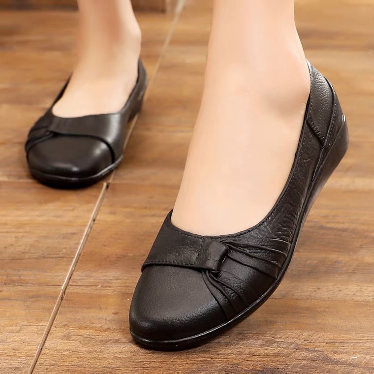 รองเท้าผู้หญิง-รองเท้าคัชชู-พื้นยางนิ่มลายดอกไม้-รุ่นcdm1699-แนะนำให้ซื้อเพิ่ม1เบอร์