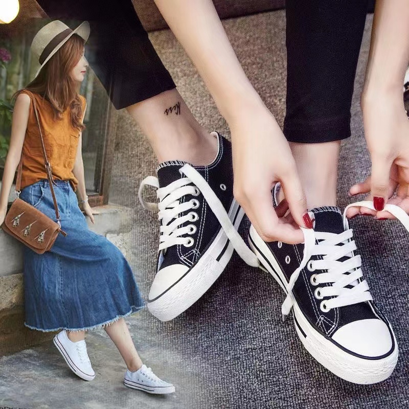 ภาพหน้าปกสินค้าจัดส่งฟรีต่ำสุดพร้อมส่งรองเท้าผ้าใบสีขาว สำหรับผู้หญิงรองเท้าแฟชั่นสไตล์เกา/รองเท้าผ้าใบ