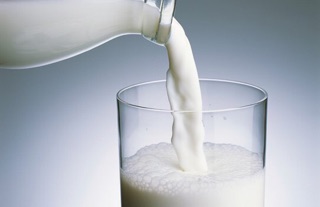 ภาพขนาดย่อของภาพหน้าปกสินค้าDairy Rich instant full cream milk powder นมผงสำหรับเบเกอรี่ น้ำหนัก 1000g 189 THB จากร้าน yuan_sup บน Shopee ภาพที่ 2