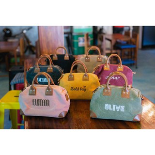 รุ่น Bold bag size S กระเป๋าผ้าแคนวาสพร้อมปักชื่อ กระเป๋าปักชื่อ กระเป๋าสะพายข้าง กระเป๋าถือ ปักชื่อ