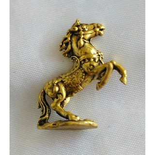 ภาพขนาดย่อของภาพหน้าปกสินค้ารูปปั้นม้า รูปหล่อม้า ม้าทองเหลือง ม้าฮวงจุ้ย ม้า จากร้าน nannapas6162 บน Shopee ภาพที่ 1
