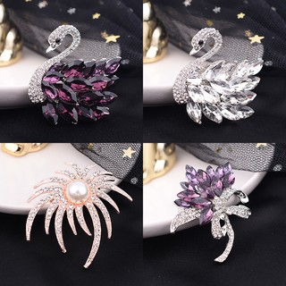 แฟชั่น Creative Crystal Imitation pearls Swan เข็มกลัดผีเสื้อหลากสี Rhinestone เข็มกลัดผีเสื้อ Unisex เข็มกลัดยอดนิยม All-Match Accessories