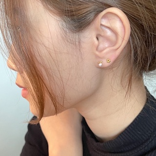 ภาพขนาดย่อของภาพหน้าปกสินค้าpetite flower dot piercing (1) จากร้าน a.piecestores บน Shopee ภาพที่ 1