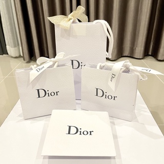 ถุงกระดาษ Dior พร้อมริบบิ้น แท้💯ช็อปปิ้ง สีขาว