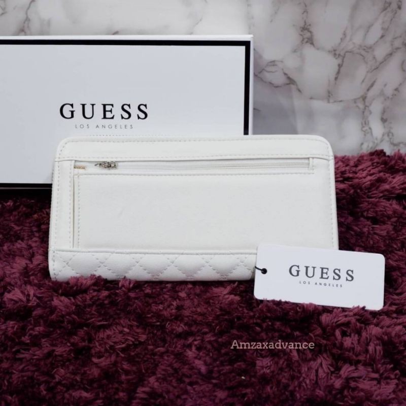 กระเป๋าสตางค์ใบยาว-guess-สวยคุ้มมี3ช่องใหญ่และ1ช่องเสียบบัตรงานแท้สวยคุ้ม