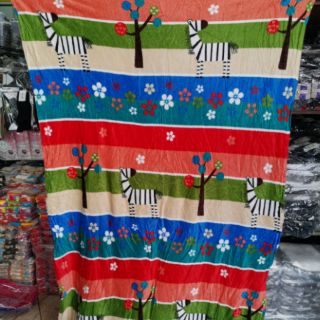ภาพขนาดย่อของภาพหน้าปกสินค้าผ้าห่มนาโนแบบบาง 3.5 ฟุต​(พร้อมกระเป๋า​ทุกผืน)​ จากร้าน aomsin_sock บน Shopee