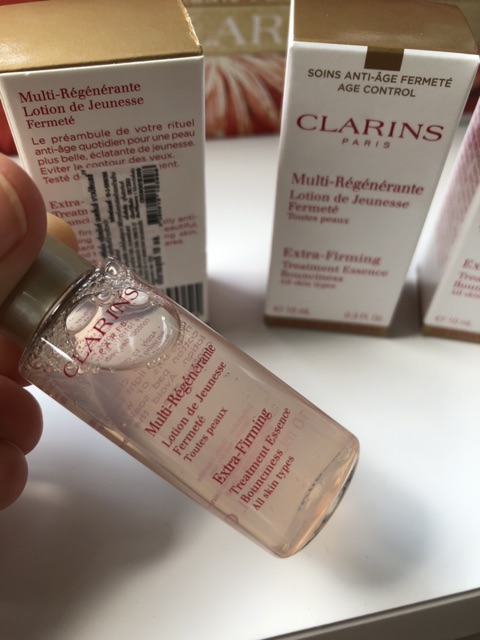 สุดยอดน้ำตบจาก-clarins-เปิดและล๊อคผิว-ลดริ้วรอย