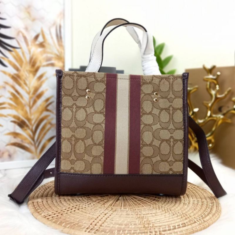 coach-dempsey-tote-22-in-signature-jacquard-with-stripe-and-coach-patch