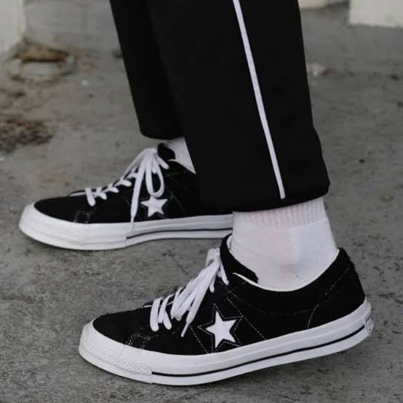 รองเท้า-converse-one-star-black-suede-รองเท้าผ้าใบคอนเวิร์ส