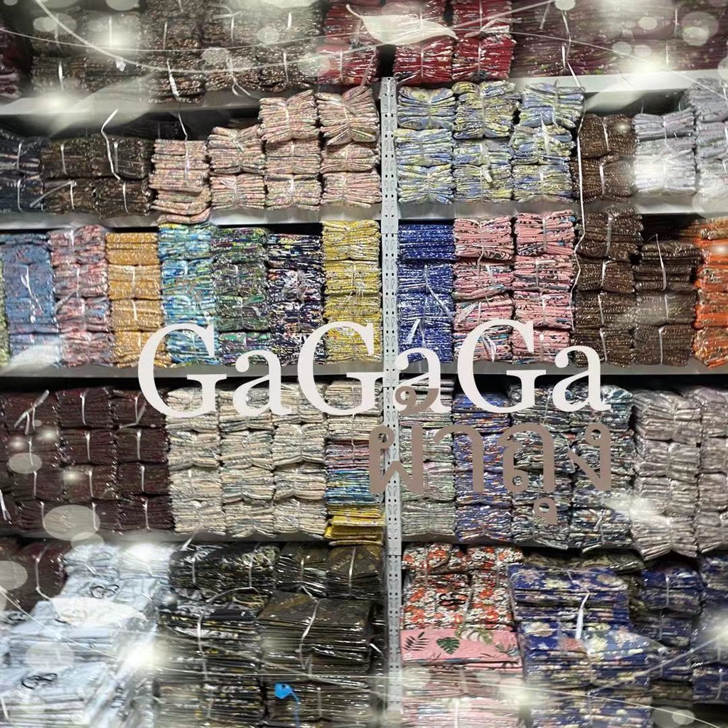 ภาพสินค้าผ้าถุงคุณภาพดี ผ้าถุงลายไทย ผ้าบาติก ผ้าถุง ลายปาเต๊ะ batik กว้าง 2 เมตร เย็บเรียบร้อย สีสดใส จากร้าน gagaga_sarong บน Shopee ภาพที่ 3