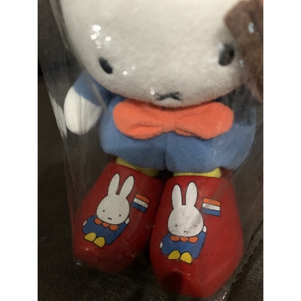 ตุ๊กตา-miffy-รองเท้าไม้