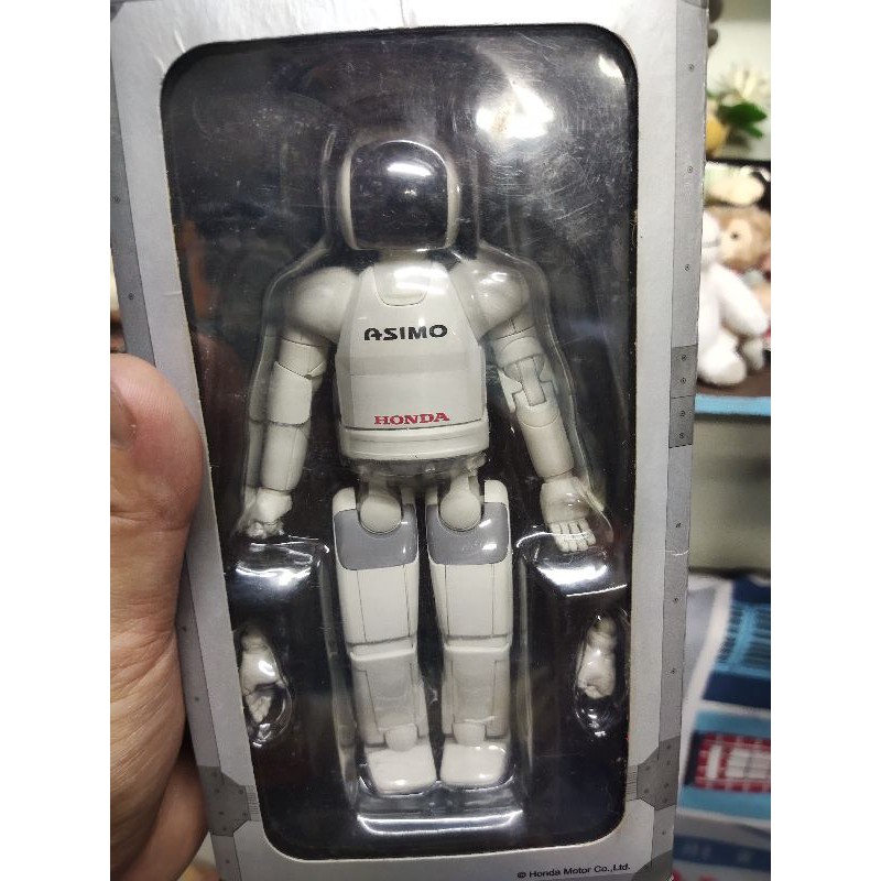 asimo-model-from-japan