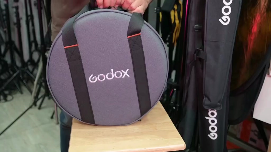 godox-lens-fls10-fresnel-lens-for-led-light-bowem-mount-เลนส์ต่อเพิ่มกำลังไฟ-ปรับมุมแสง-รับประกันศูนย์-godox-3ปี