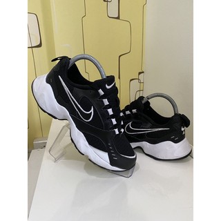 รองเท้า Nike Air Heights size37