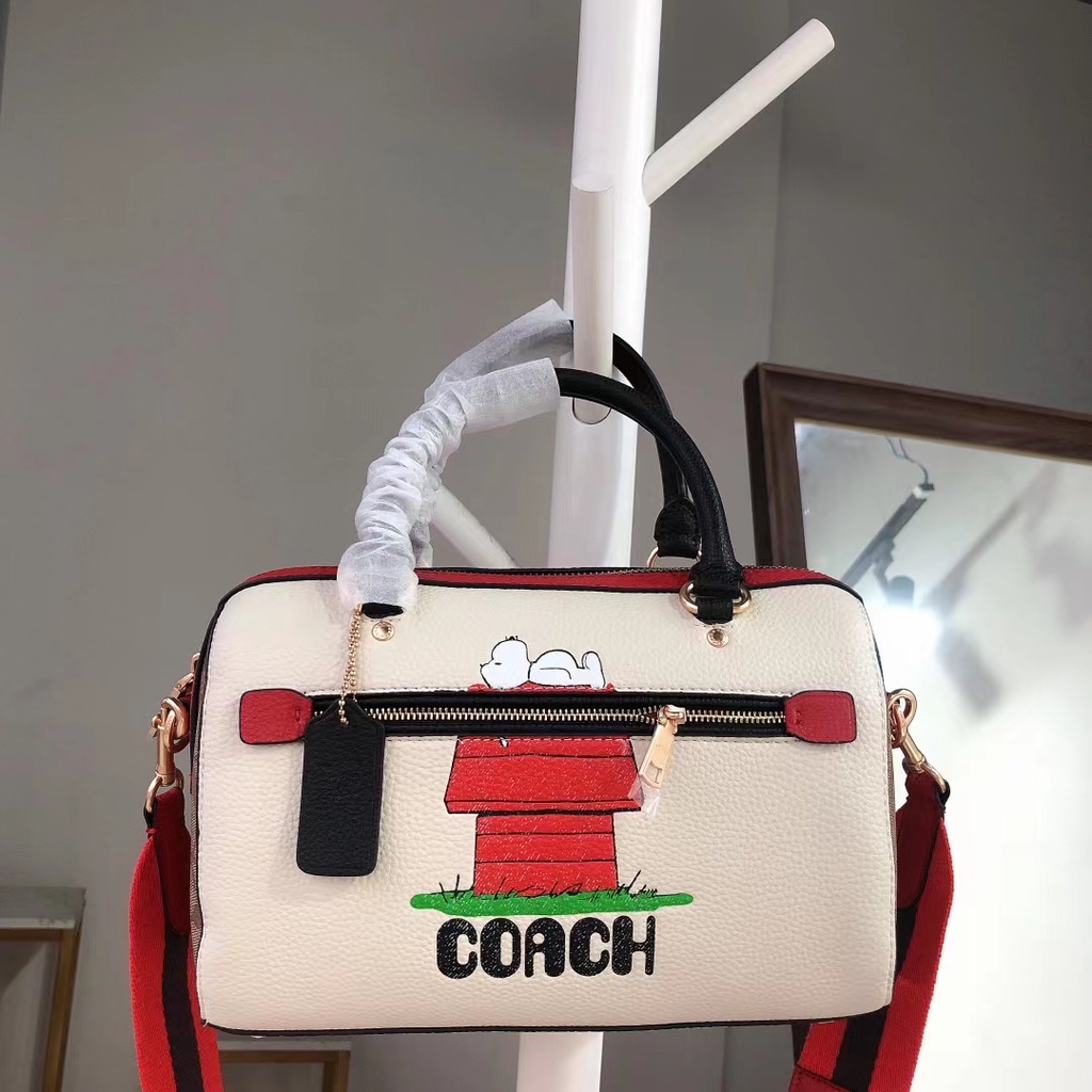 outlet-coach-แท้-c6164-กระเป๋าถือสตรีลายการ์ตูน-snoopy-กระเป๋าหมอนบอสตันเทรนด์คลาสสิกกระเป๋าถือใหม่
