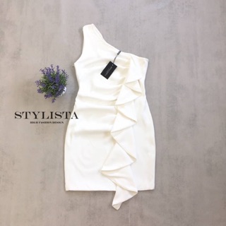 เดรสปาดไหล่ แต่งระบายพริ้วๆๆ TAG :: STYLISTA Code : ST20065