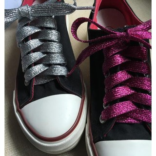 ภาพหน้าปกสินค้าเชือกผูกรองเท้า เชือกร้อยรองเท้าผ้าใบ แบบเส้นแบน สีกริตเตอร์ ระยิบระยับ Shoelaces Glitter ที่เกี่ยวข้อง
