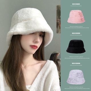 ภาพหน้าปกสินค้าหมวกบักเก็ต ผ้ากํามะหยี่ ขนนิ่ม ให้ความอบอุ่น แฟชั่นฤดูใบไม้ร่วงและฤดูหนาว  สไตล์เกาหลี สําหรับผู้หญิง ซึ่งคุณอาจชอบสินค้านี้