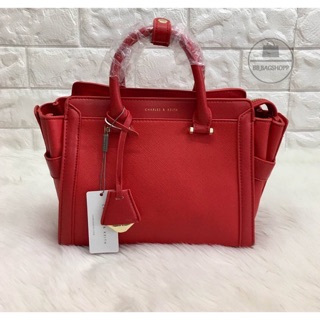 CHARLES &amp; KEITH TRAPEZE BAG (outlet) สีแดง