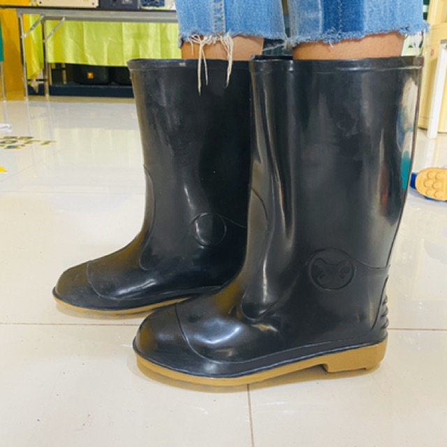 ภาพสินค้าBowling boot รองเท้าบู๊ทกันน้ำ รองเท้าบู๊ทยาง พื้นยางดิบ ทนทาน ไม่ลื่น หนังนิ่ม รองเท้าบู๊ตยางอย่างดี จากร้าน fonsirirat24 บน Shopee ภาพที่ 8
