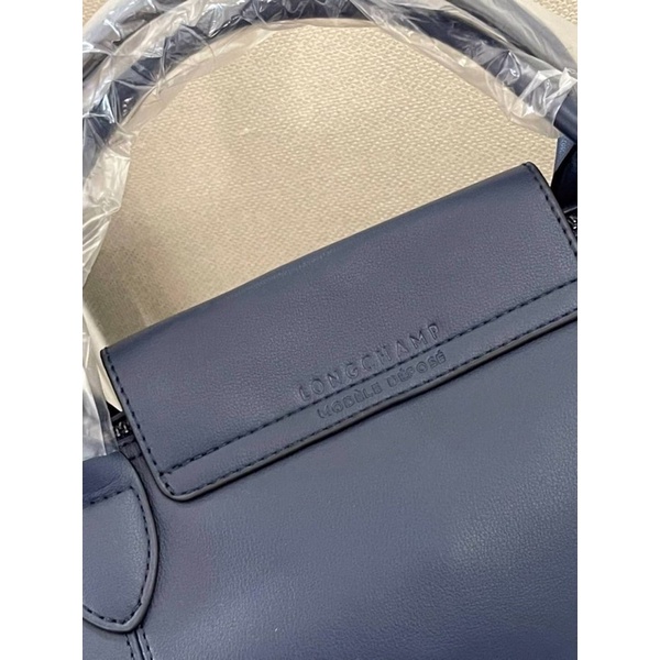 กระเป๋าสำหรับคุณผู้หญิง-longchamp-le-pliage-cuir-top-handle-bag-size-m-navy-blue