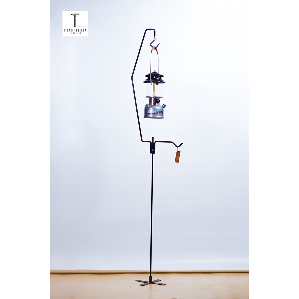 mm02-เสาตะเกียง-campingcrafts-size-m-เสาแขวนตะเกียง-เหล็กดัด-เสาปัก-camping-folding-lamp-post-pole-portable