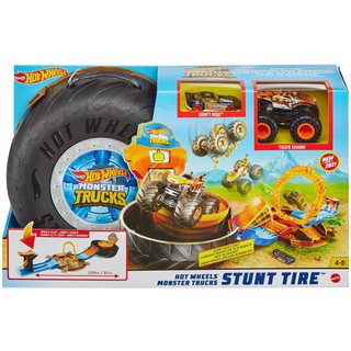 Hot Wheels Monster Trucks Stunt Tire Play Set รุ่น GVK48