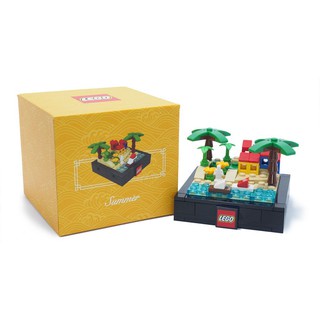 lego-toys-r-us-bricktober-2019-set