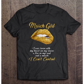 [S-5XL] เสื้อยืด พิมพ์ลาย I Was Born With My Heart On My Sleeve And A Mouth I Cant Control Gold Lips สไตล์คลาสสิก สําหร