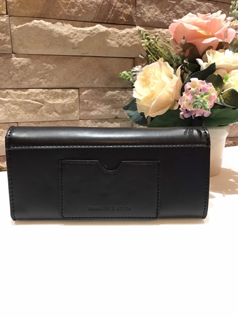 charles-amp-keith-รุ่น-bullet-chain-wallet-ส่งฟรีems