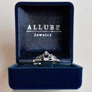 แหวนเงินแท้ 925 ชุบเคลือบทองคำขาว ประดับเพชร CZ Swiss Diamond เกรดพรีเมียม รุ่น Little Princess [ ALLURE Jewelry ]