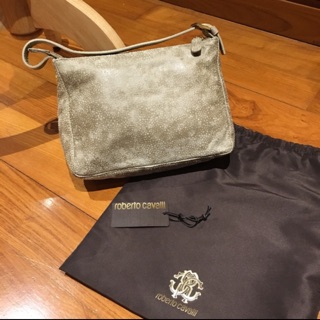 Roberto Cavalli new bag with tag อุปกรณ์มีถุงผ้า การ์ดtag สวยงามมาก หนังดีงามมาก made in ITALY ค่ะ
