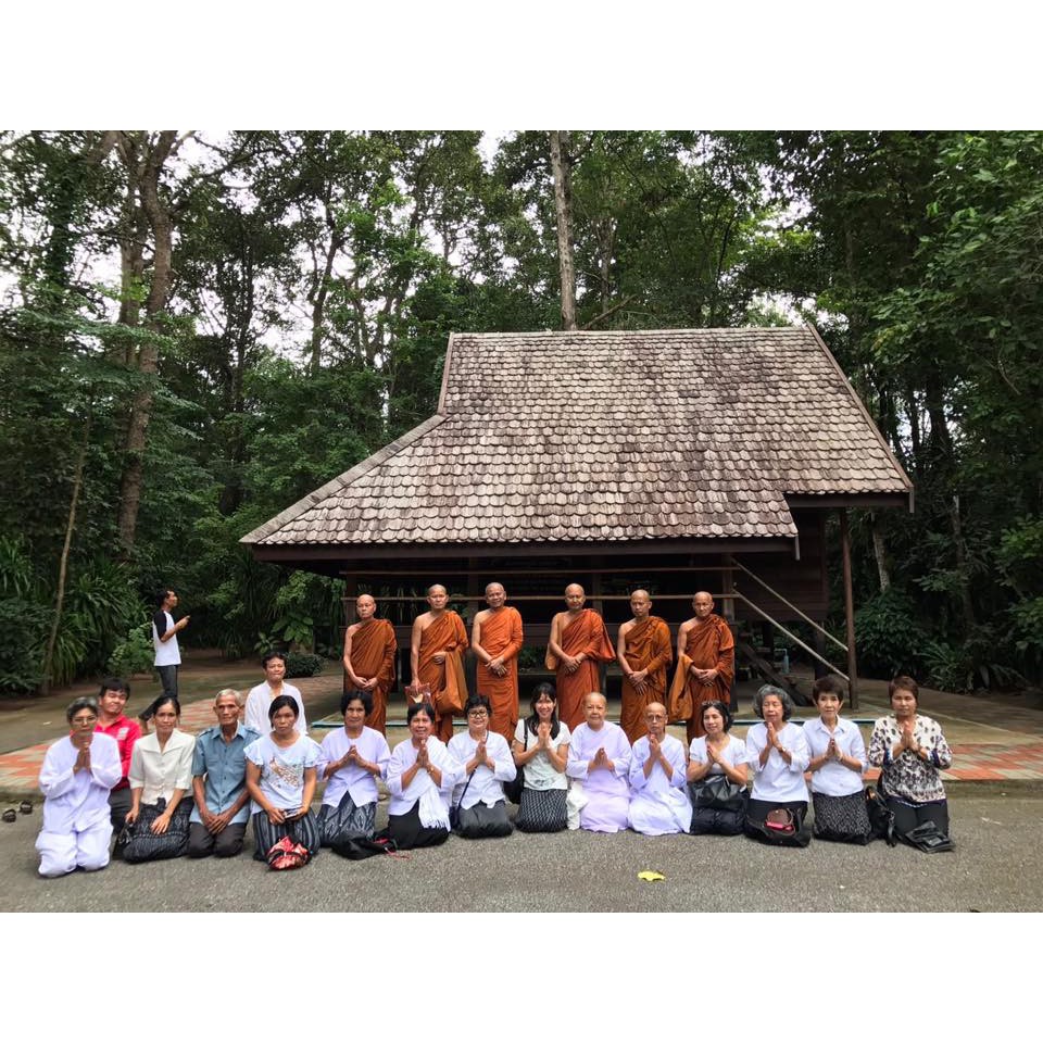 พระสมเด็จ-หลวงพ่อสมเกียรติ-ชิตมาโร-พิเศษติดเกษาเยอะมาก-สุดยอดมวลสาร-เกศา-ผงอัฐิเถ้าอังคารธาตุ-พ่อแม่ครูบาอาจารย์-พระกรรม